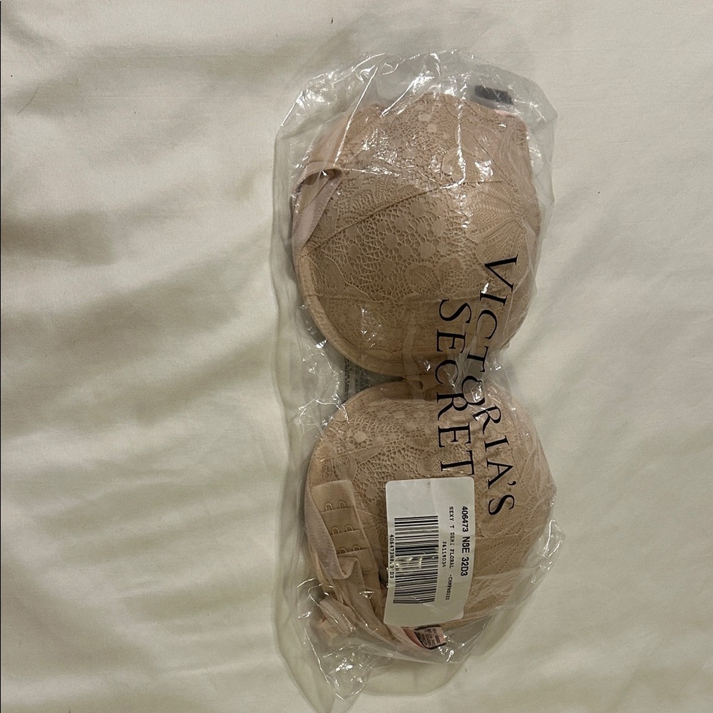 Victoria's Secret Lace Bra in Tan